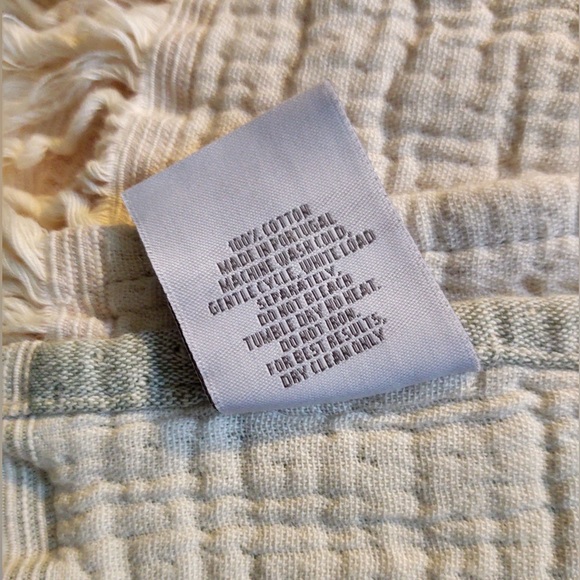 🎁Texteis Penedo Throw Blanket - Muted Green & Red Color Block - Picture 6 of 8